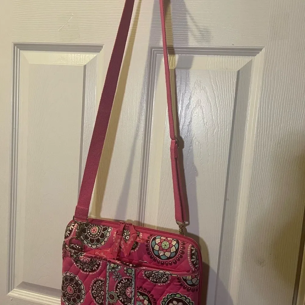 Vera Bradley Pink Cupcake Hard Shell Laptop Travel Bag Quilted Fabric.